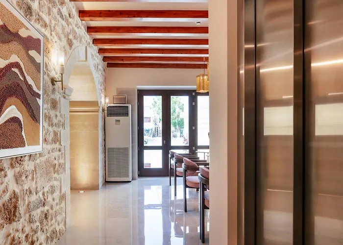La Montre Luxury Boutique Suites